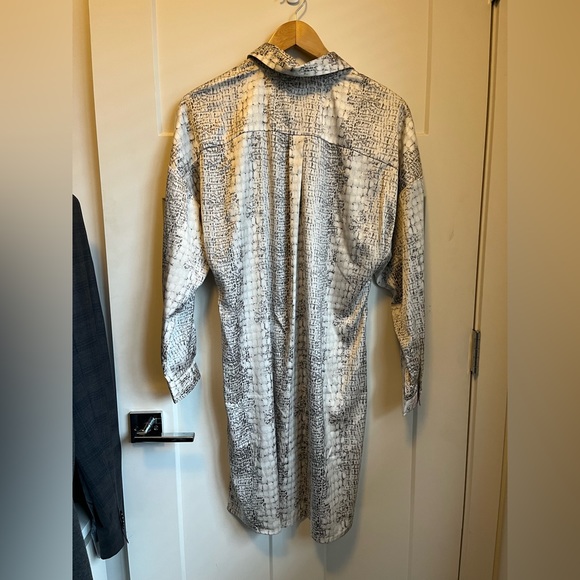 Black Tape Snake Print Tunic Blouse - Picture 3 of 6